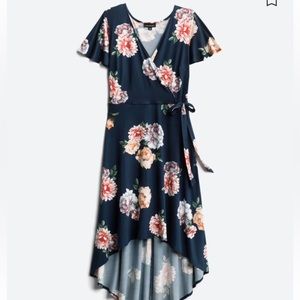 Irene Faux Floral Wrap dress. Womens‎ Size 1X